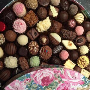 Create your own 30cm Presentation box (chocs in pairs)