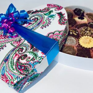 create your own paisley heart box - a very pretty modern take on the classic paisley design