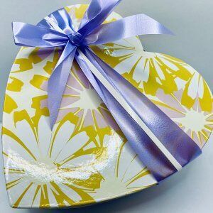 Create your own Large Pink/Yellow Daisy Heart Box